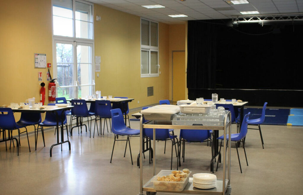 Cantine scolaire de Lestiac - tables